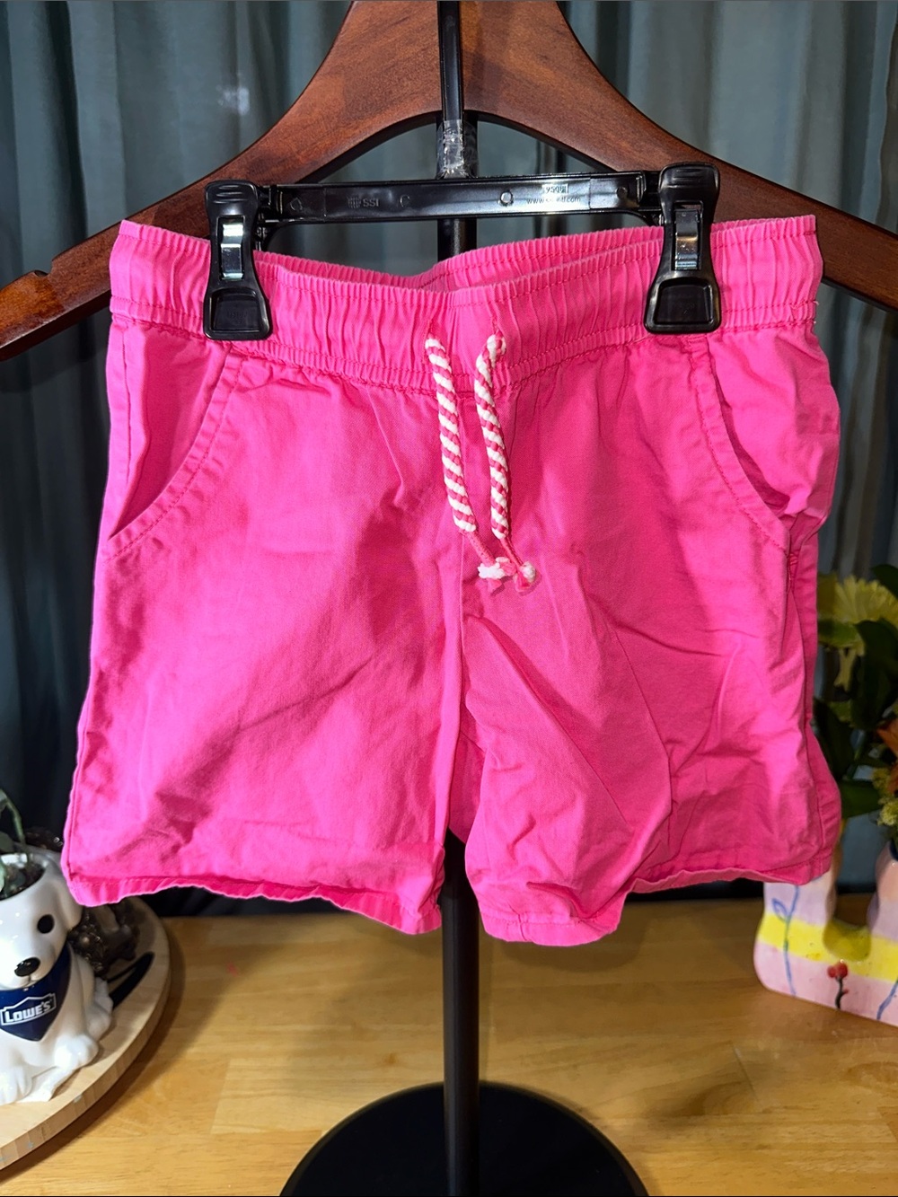 Girls' Bright Pink Drawstring Casual Shorts S(6/6x). B308